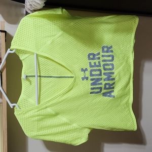 Under Armour top